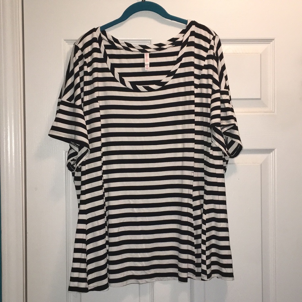 NWOT xhilaration striped top size 4x